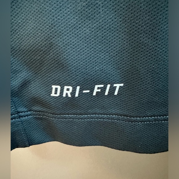 NIKE TIGER WOODS | Men’s Large DriFit Dark Grey Polo Golf Shirt - Picture 4 of 7